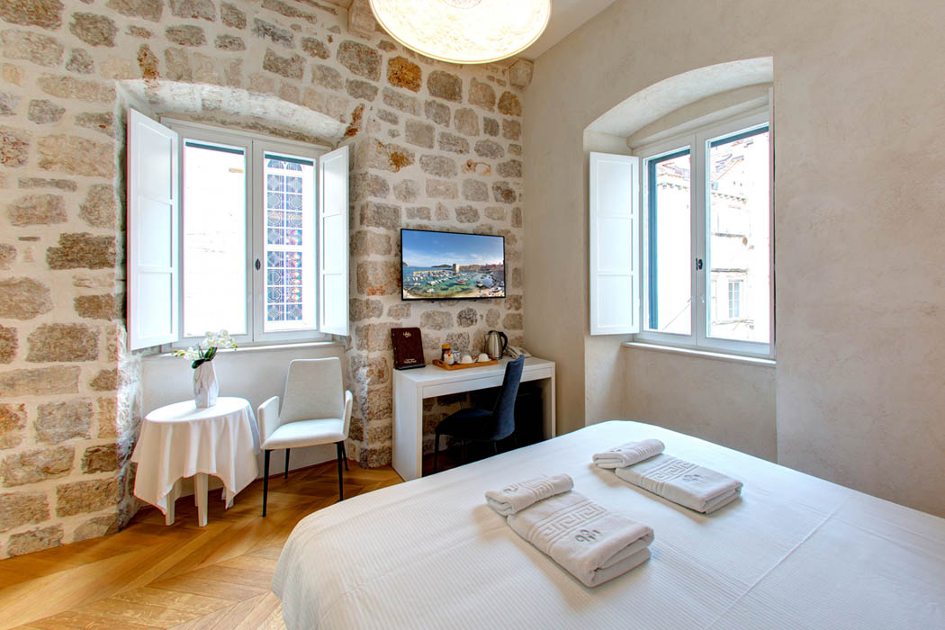Forty Four Luxury Rooms