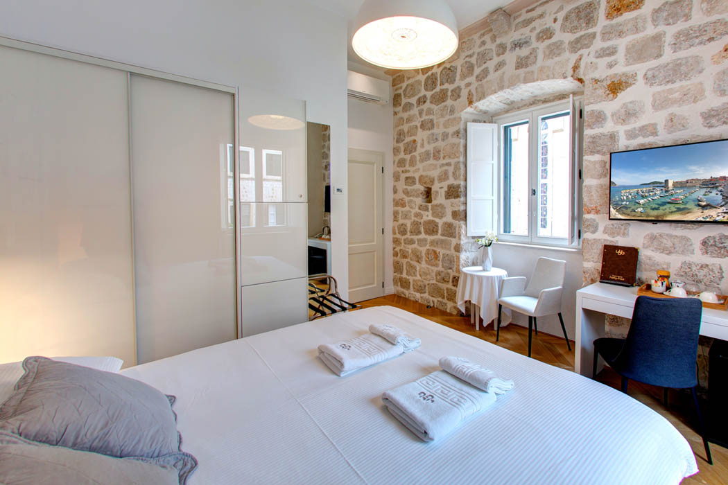 Forty Four Luxury Rooms