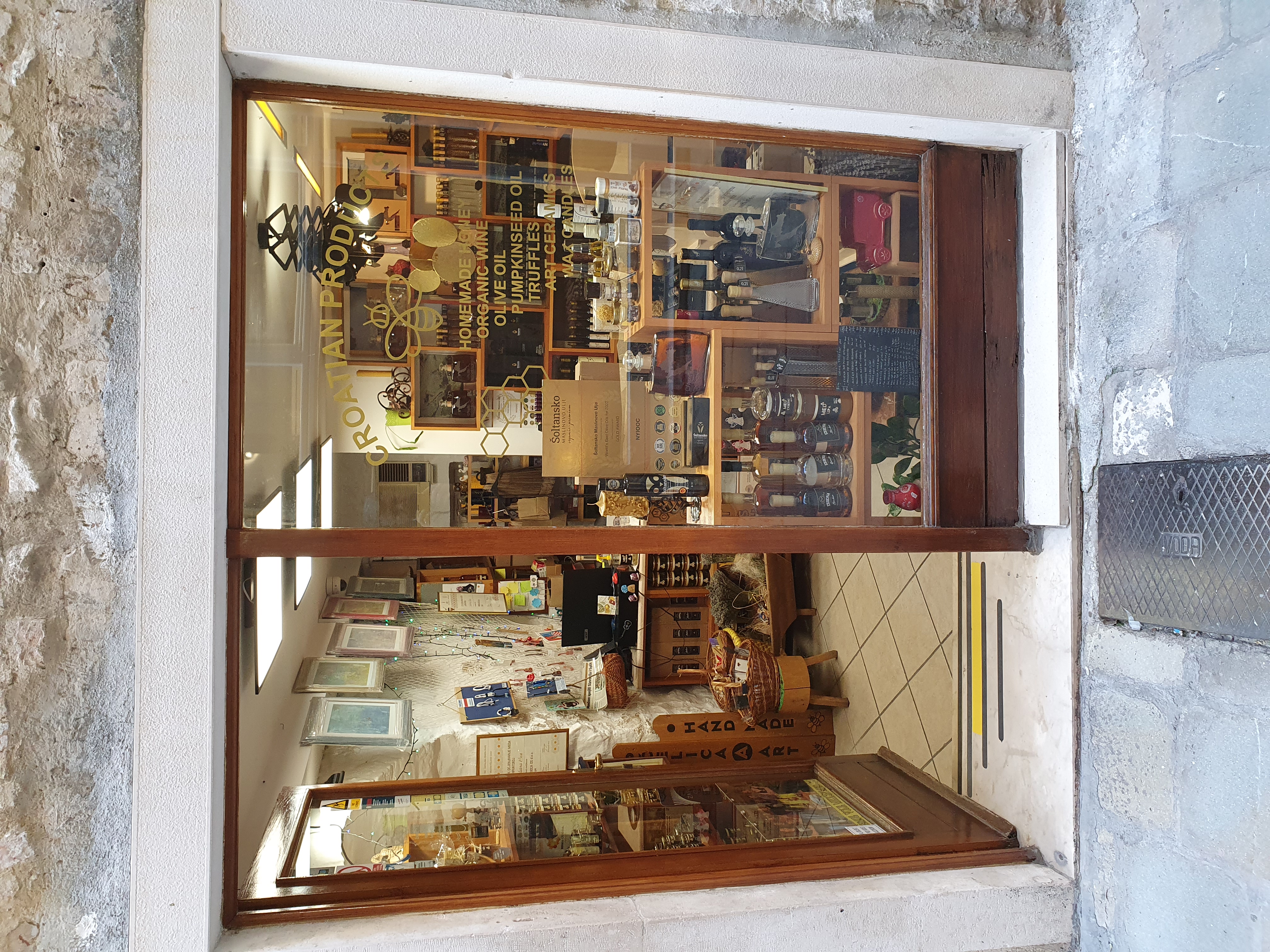 Pčelica -a-art SPLIT