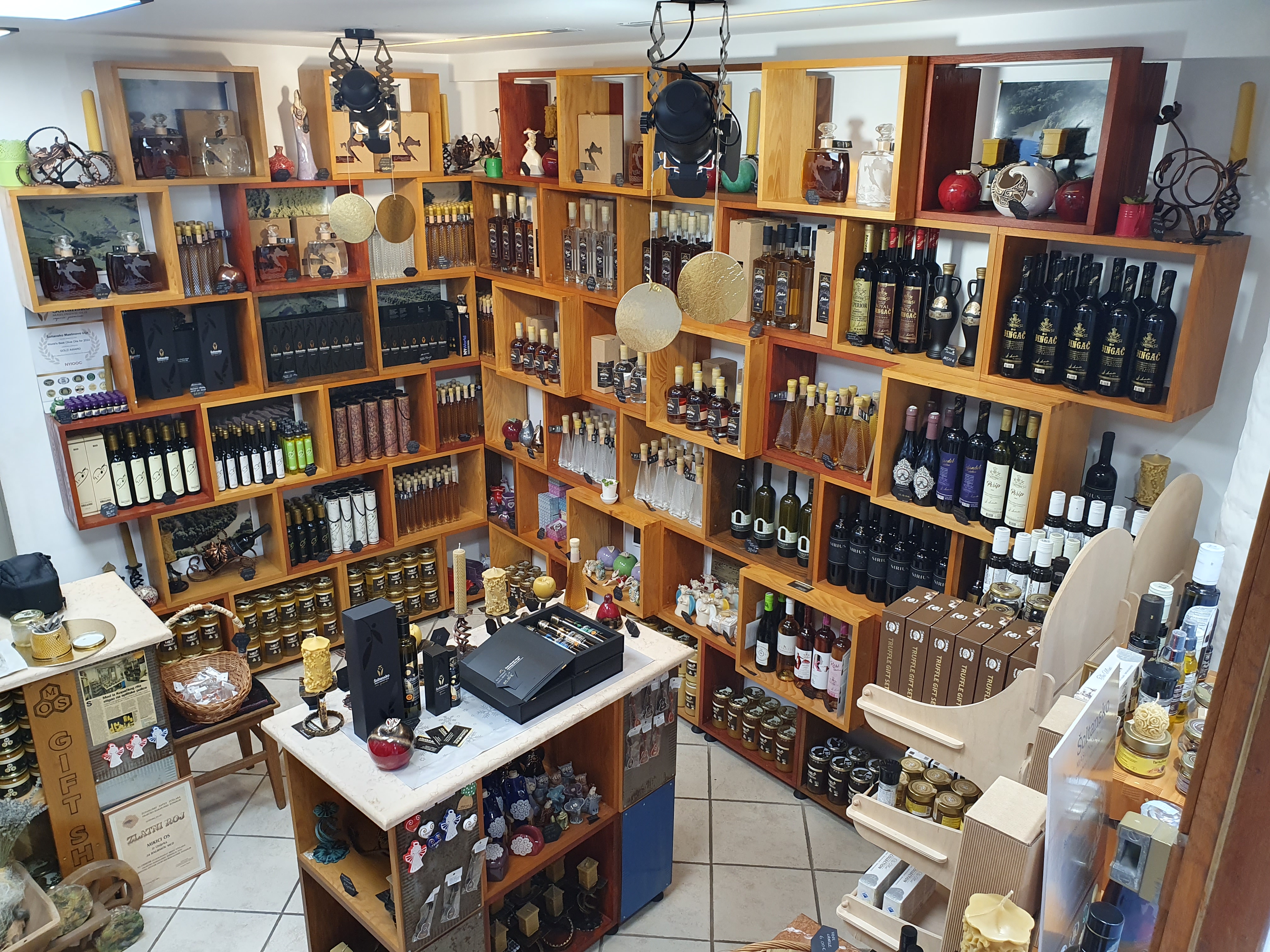 Pčelica -a-art SPLIT